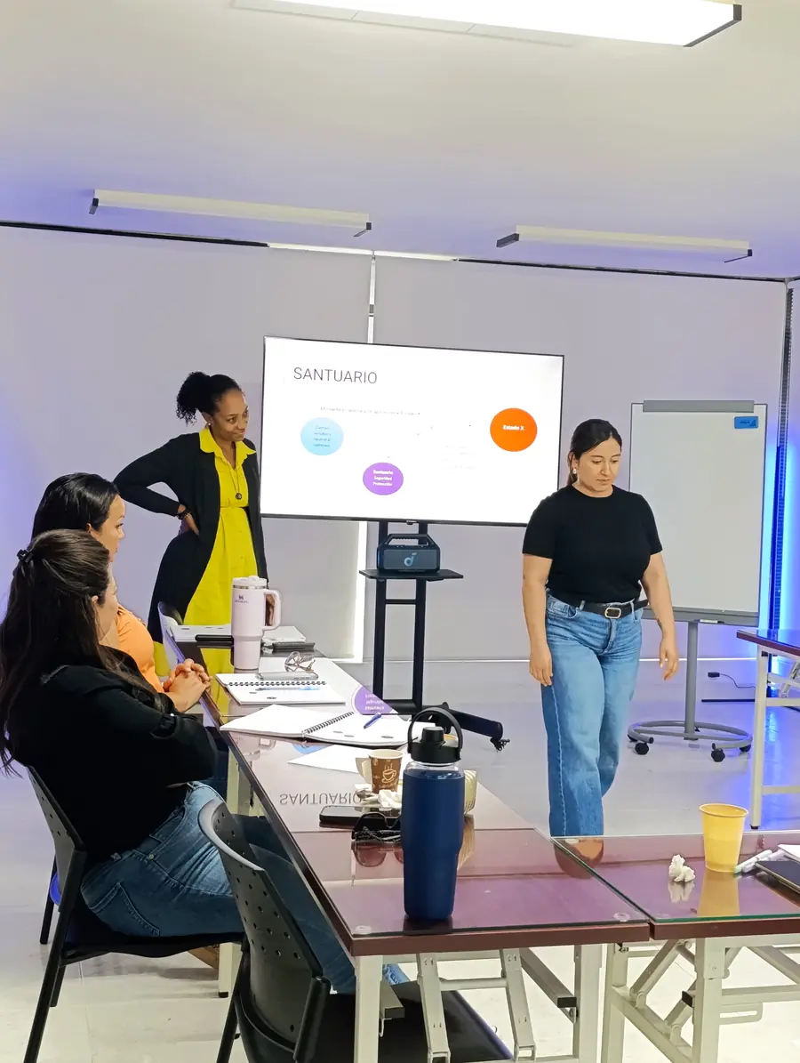 Práctica guiada durante una formación de NeuroAcademia